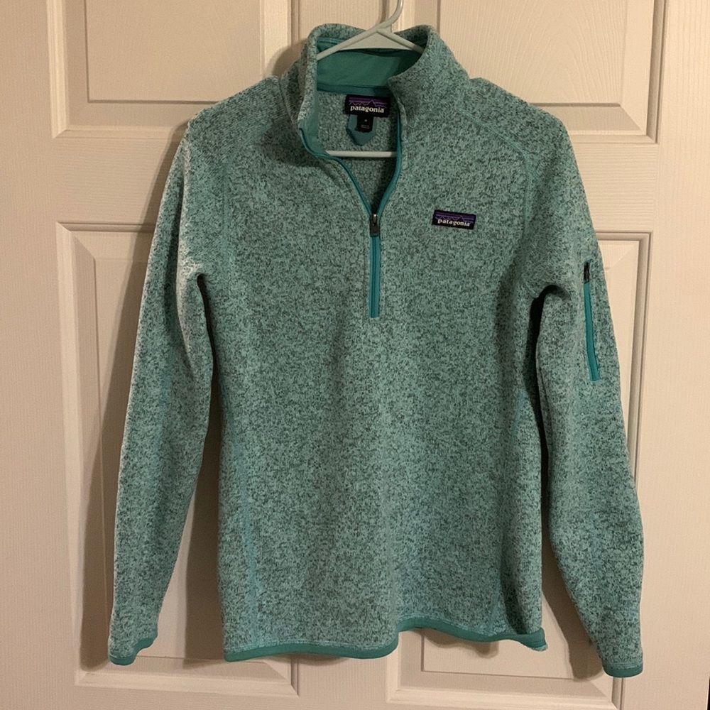Women’s Patagonia quarter zip fleece - Size M